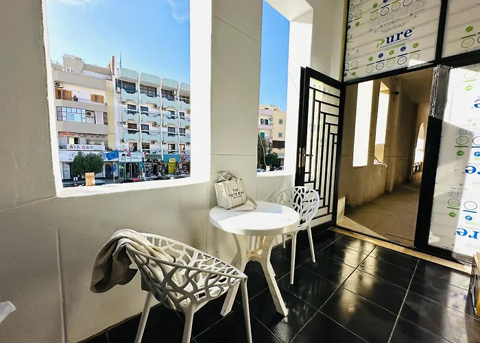 Falcon Loft Sheraton Road Apartment *