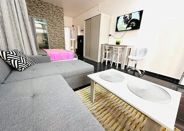 Falcon Loft Sheraton Road Apartment