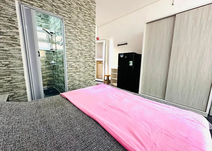 Apartment Falcon Loft Sheraton Road