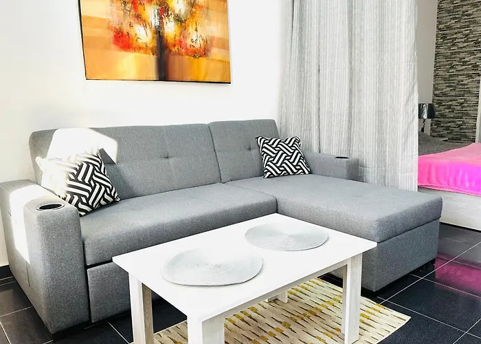 Apartment Falcon Loft Sheraton Road *