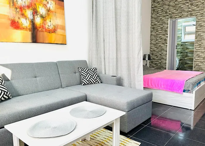 Falcon Loft Sheraton Road Apartment