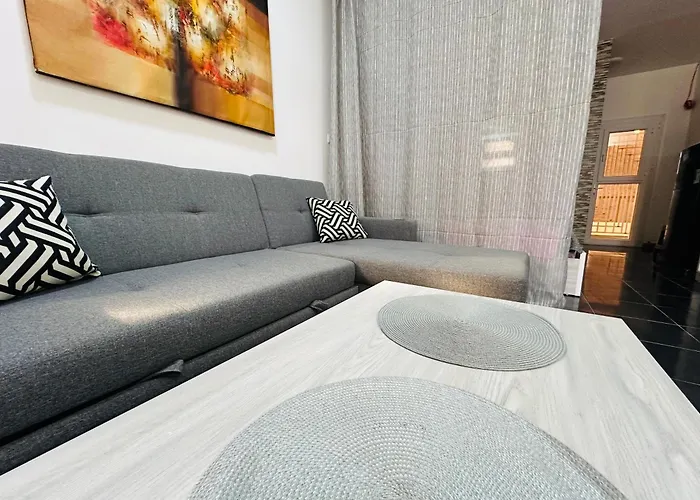 Apartment Falcon Loft Sheraton Road